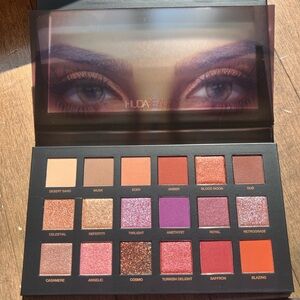 HUDA BEAUTY DESERT DUSK PALETTE